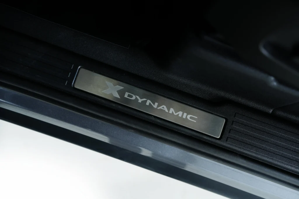 Land Rover Defender 90 X Dynamic Image
