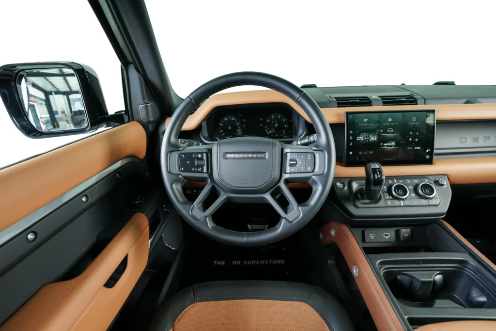Land Rover Defender 90 P400 X Dynamic Image