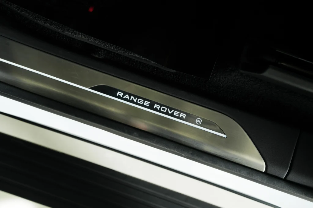 Range Rover SV Image