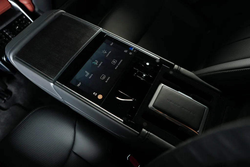 Range Rover SV Image
