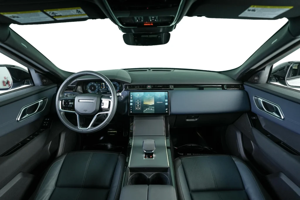 Range Rover Velar P250 SE R Dynamic Image