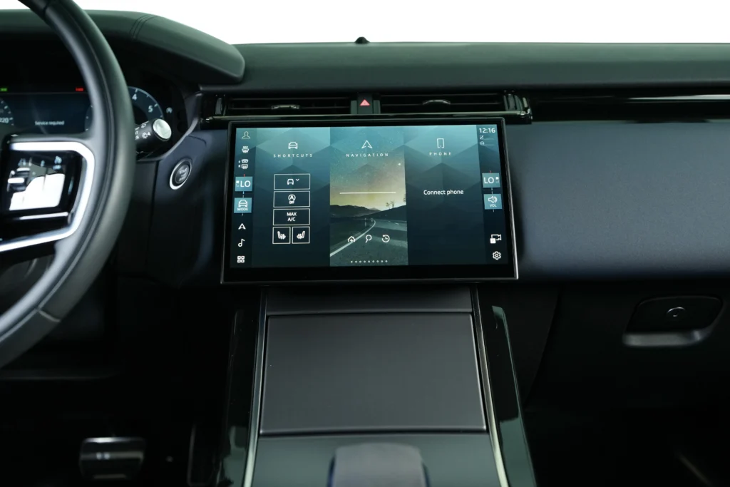 Range Rover Velar P250 SE R Dynamic Image