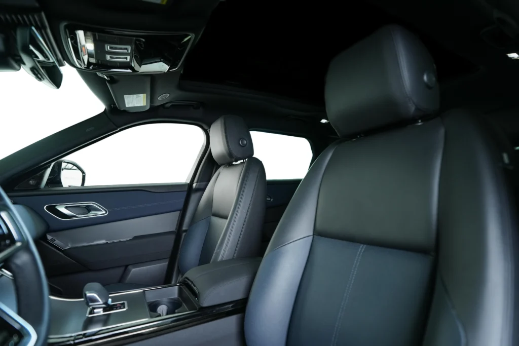 Range Rover Velar P250 SE R Dynamic Image