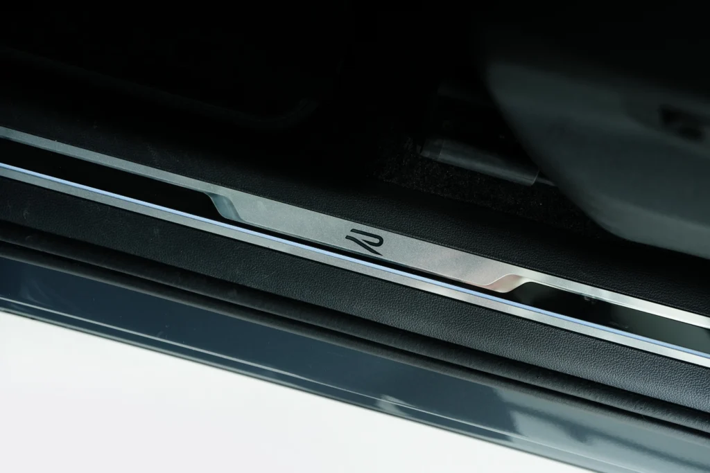 Volkswagen Tiguan R-line PLUS Image