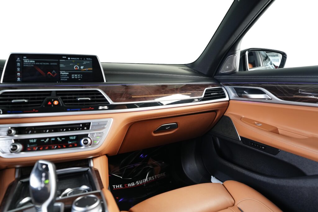 BMW 730Li Image