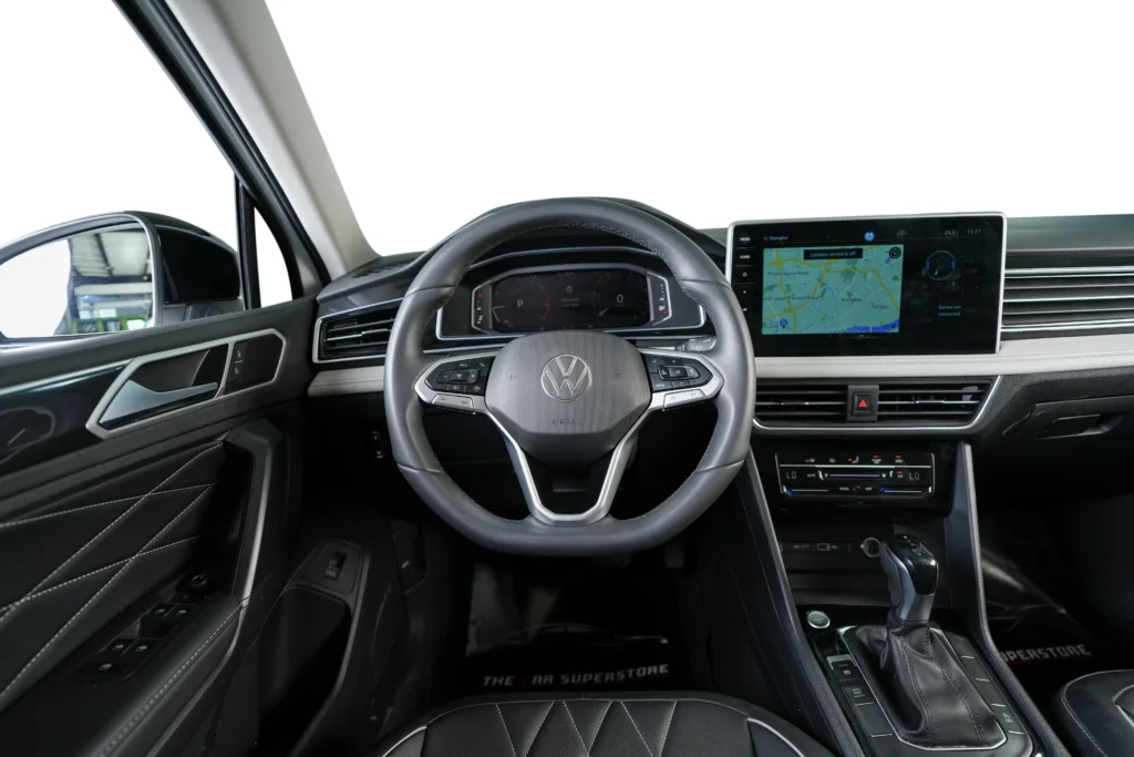 Volkswagen Tiguan L Image