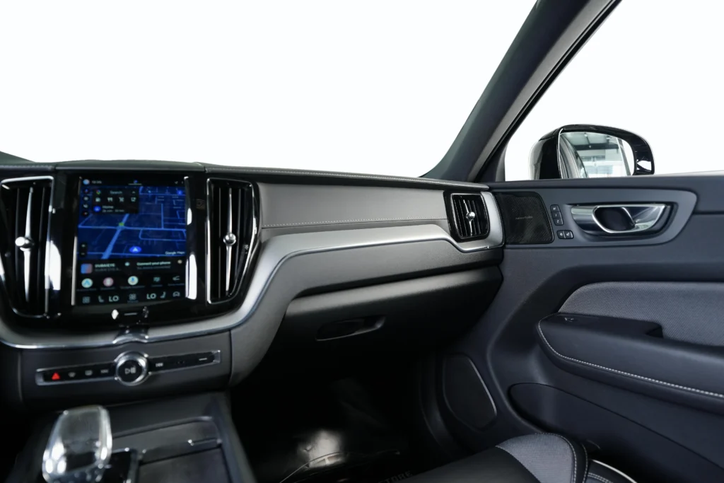 Volvo XC60 B5 Ultimate Dark Image