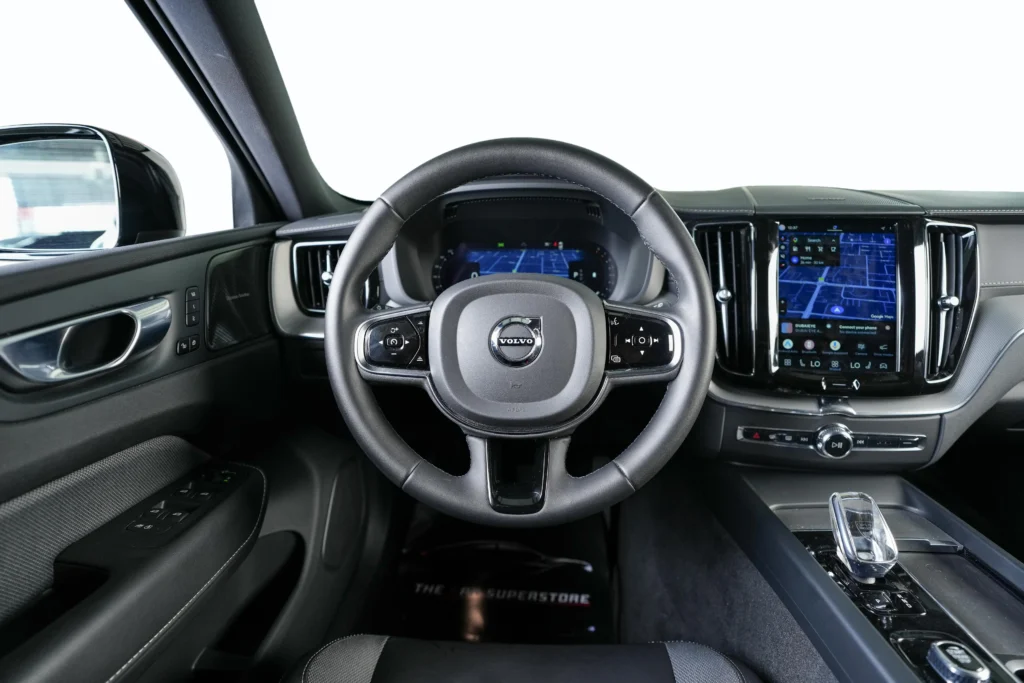 Volvo XC60 B5 Ultimate Dark Image