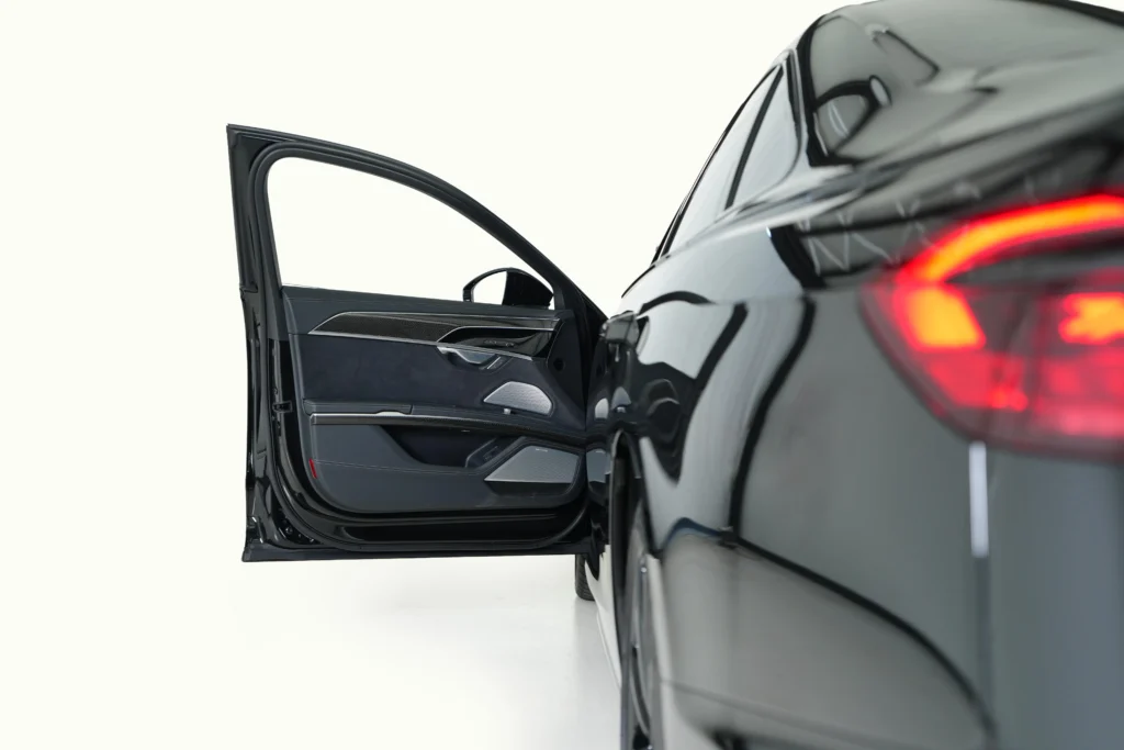 Audi S8 Image