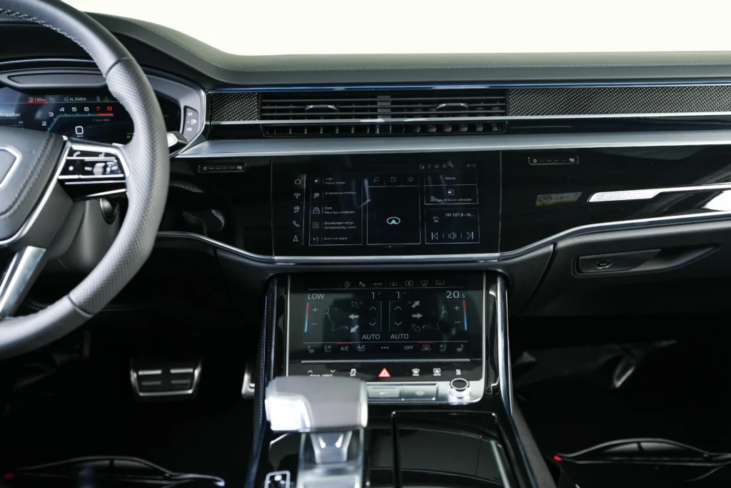 Audi S8 Image
