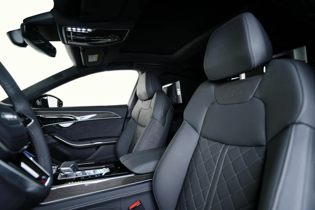 Audi S8 Image