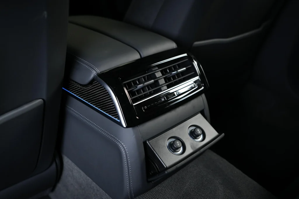 Audi S8 Image