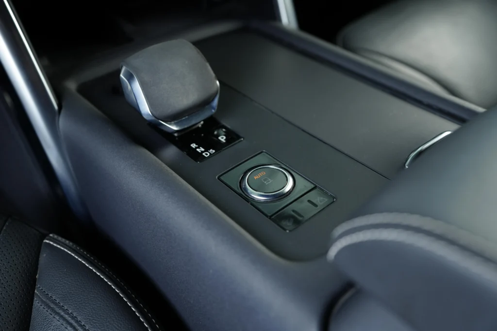 Land Rover Discovery SE R-Dynamic Image