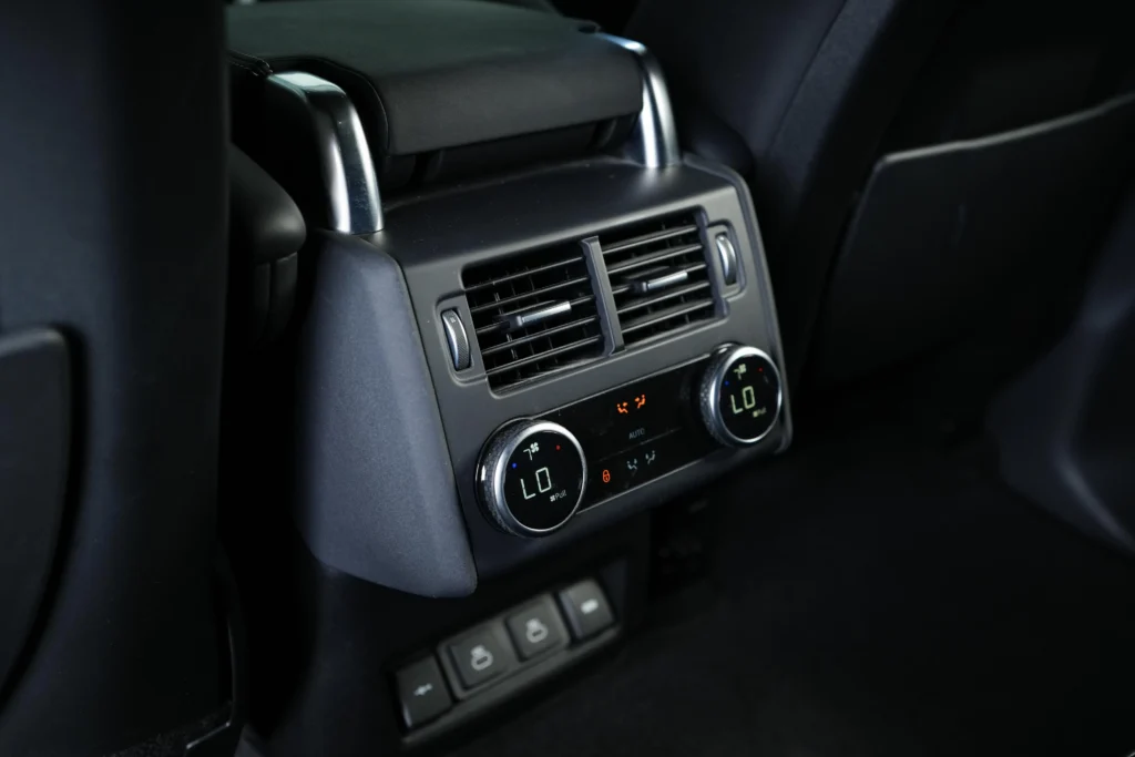 Land Rover Discovery SE R-Dynamic Image