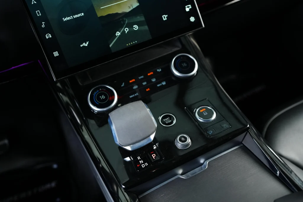 Range Rover Sport P530 Autobiography Image